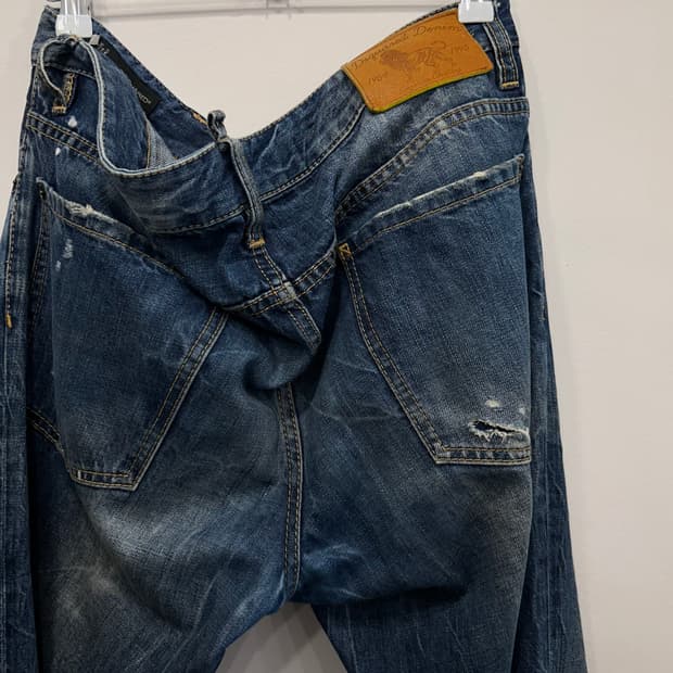 디스퀘어드1 패치 데미지 스트레이트핏 데님팬츠