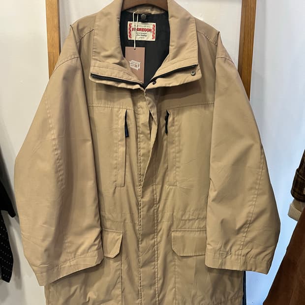 맥그리거 베이지색 야상 점퍼