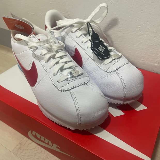 나이키 코르테즈 바시티 레드 화이트 & 블루 275