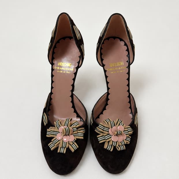 모스키노 칩 앤 시크 Flower Pumps