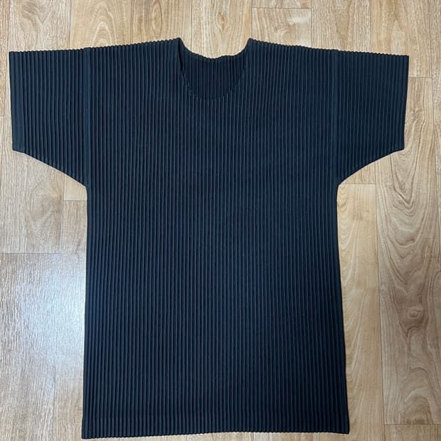 이세이미야케 플리세 플리츠 블랙 탑