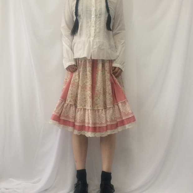 Frill point blouse