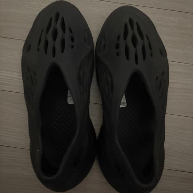 아디다스 이지폼 러너 오닉스