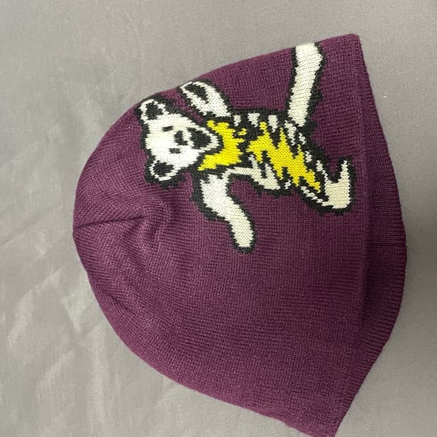 GD Dancing Bear No Cuff Beanie