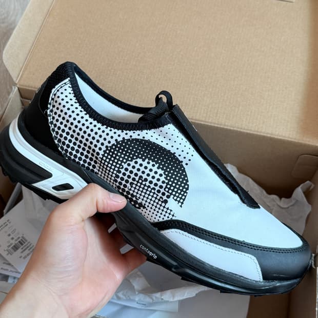 살로몬 x 꼼데가르송 옴므 플러스 SR901E 화이트 블랙