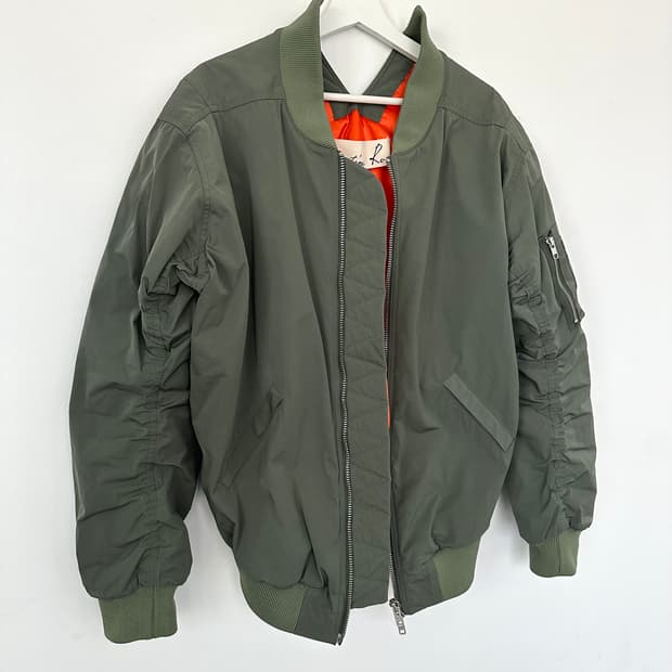 마틴 로즈 백 슬릿 오버사이즈 봄버