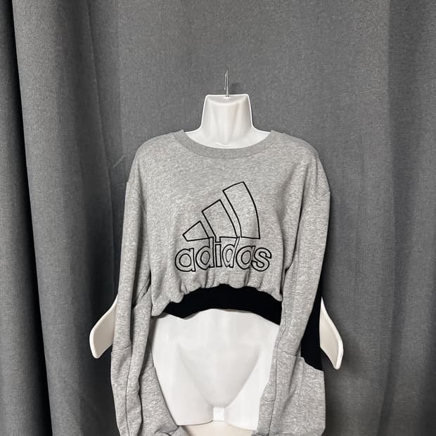 아디다스 크롭맨투맨