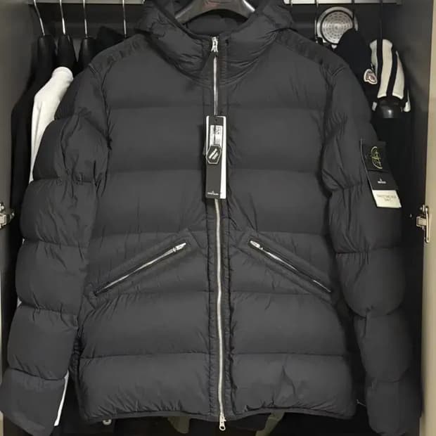 스톤아일랜드 24fw 심리스패딩 L사이즈