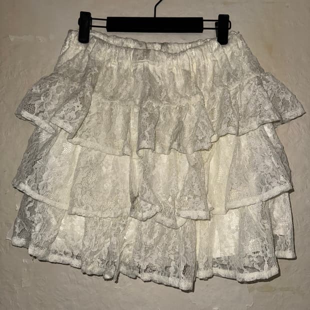 “HONEYTRAP” kangkang frill skirt