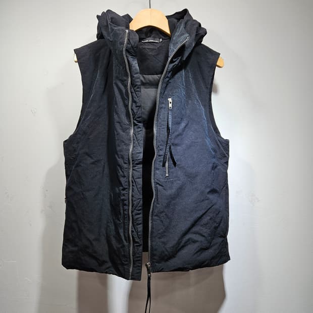 블랙 후드 오리털 조끼 M