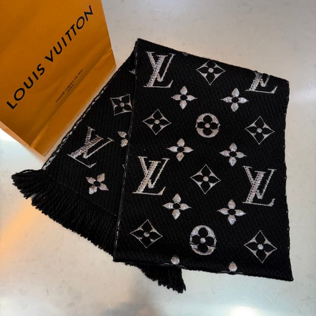 [리오브] 루이비통 모노그램 로고마니아 머플러