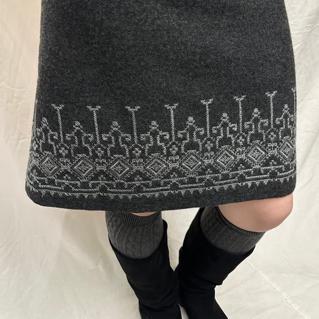 elle sports 에스닉 자수 스커트