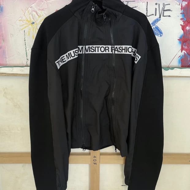 더뮤지엄비지터 자켓