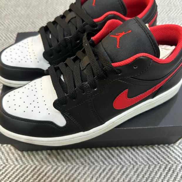 조던 로우 파이어레드 275