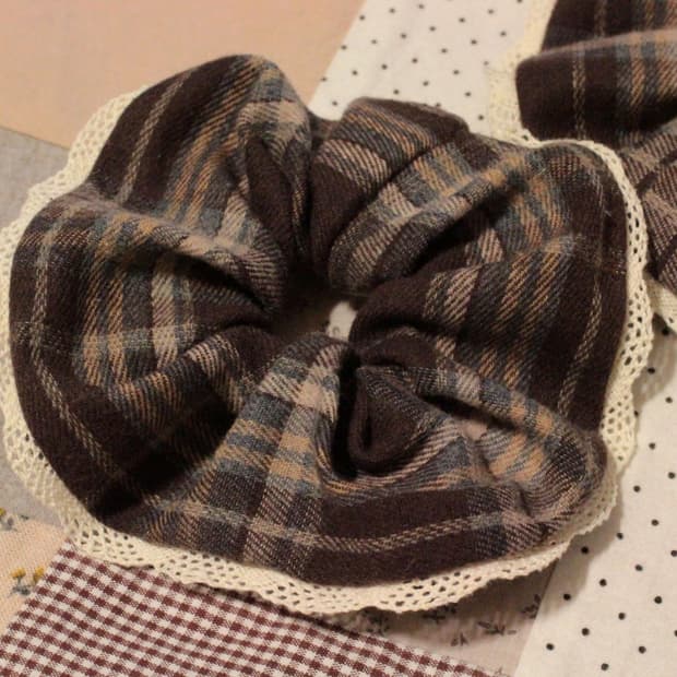 핸드메이드 레이스 브라운 체크 스크런치