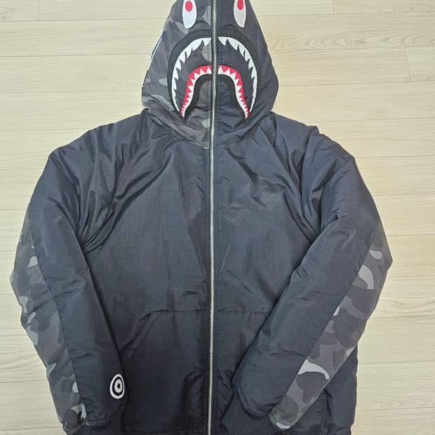 베이프 샤크 흑계 패딩 2xl