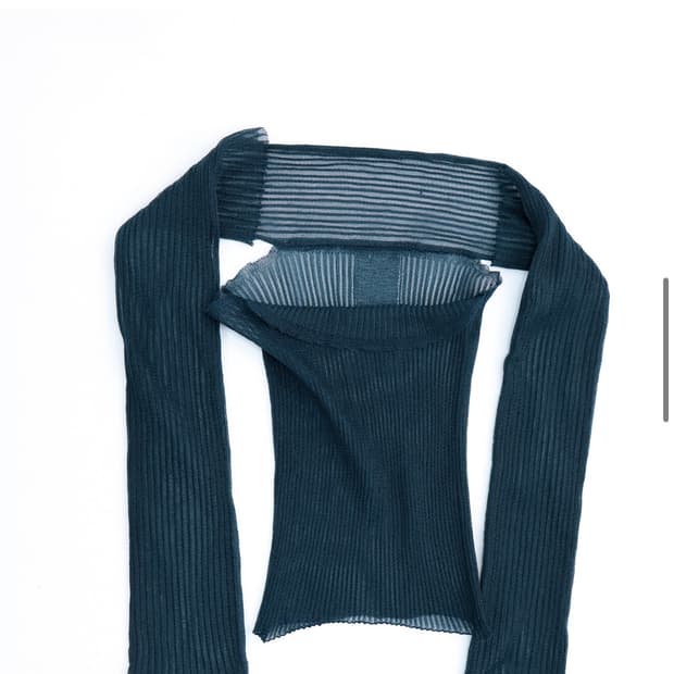 Ulika 울리카 상투스 Sheer tank top