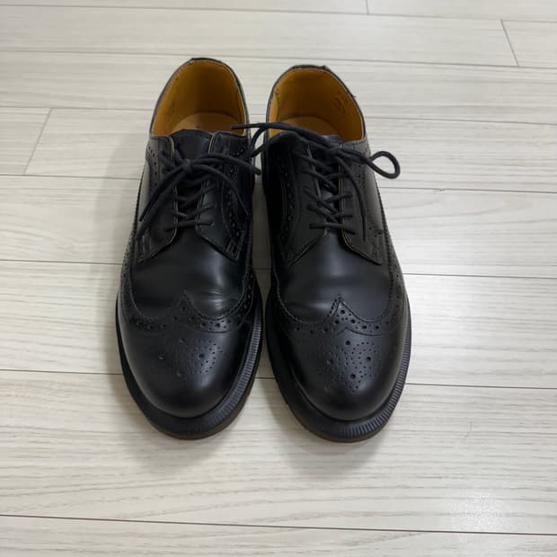 닥터마틴 윙팁 260