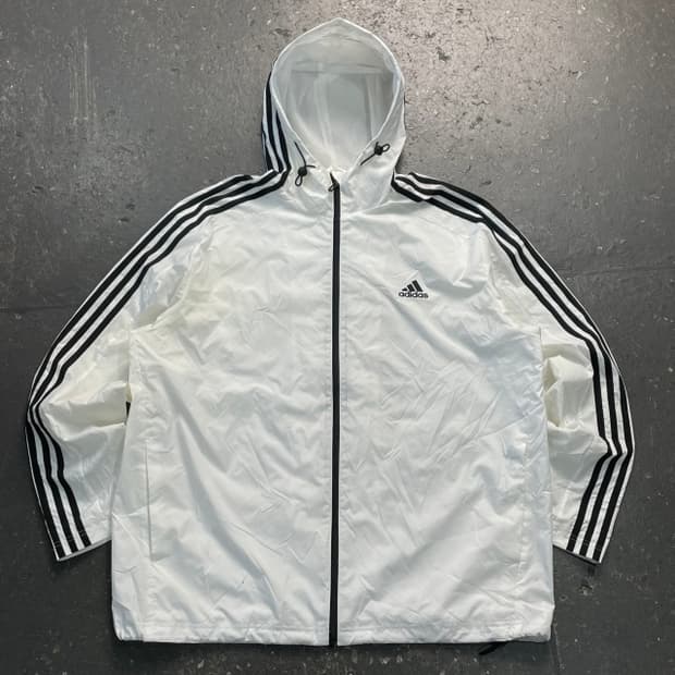 110 아디다스 화이트 바람막이