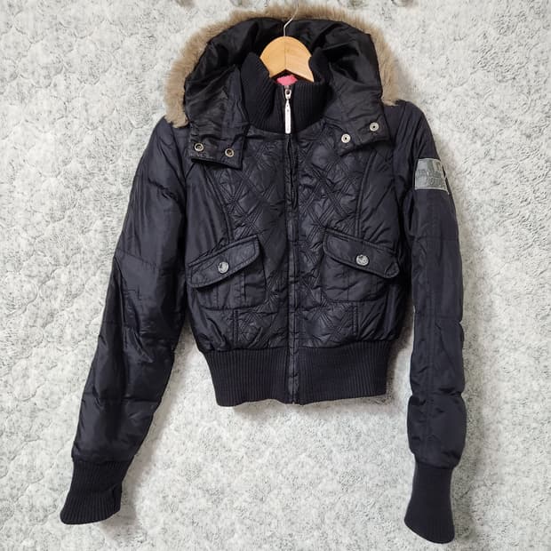 H964 [XS] Dkny 엑티브 올드스쿨 퍼 크롭 패딩