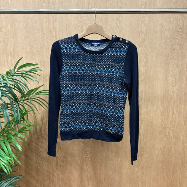 버버리 블루 라벨 라운드넥 니트 자카드 패턴 골드 버튼 디테일 네이비