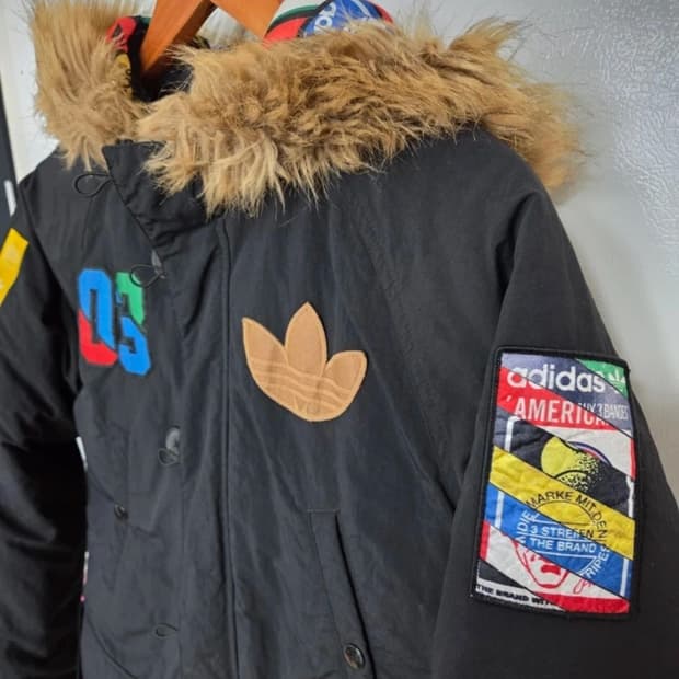 아디다스 블랙 다운 자켓 85