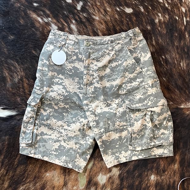 US ARMY DIGITAL CAMO CARGO SHORTS