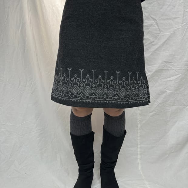 elle sports 에스닉 자수 스커트