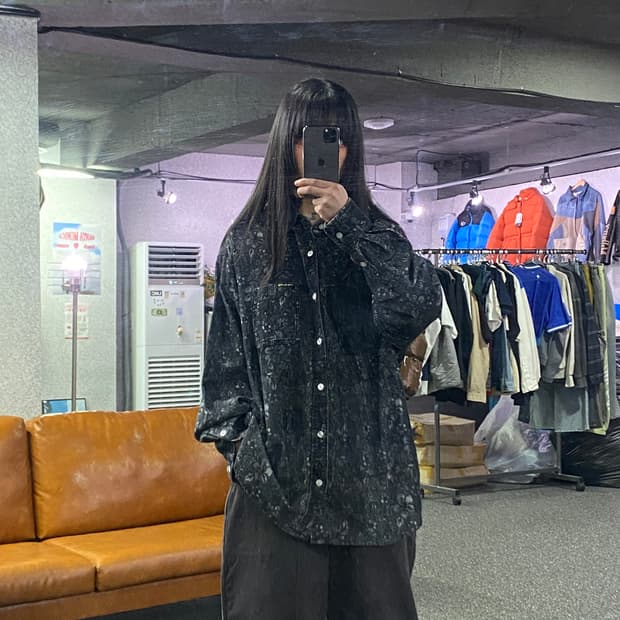 디스이즈네버댓 플로럴 코듀로이 블랙셔츠 B4227