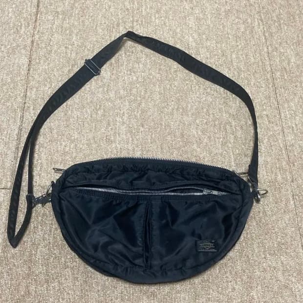 요시다 포터 하프문 크로스백