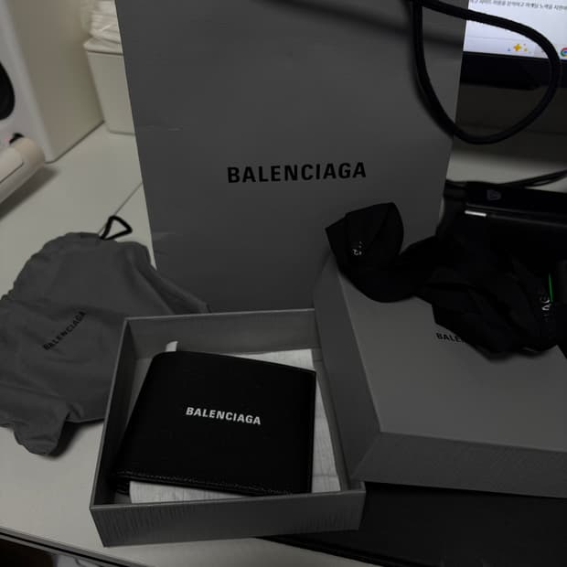 발렌시아가 반지갑 새상품 신상 백화점판 판매