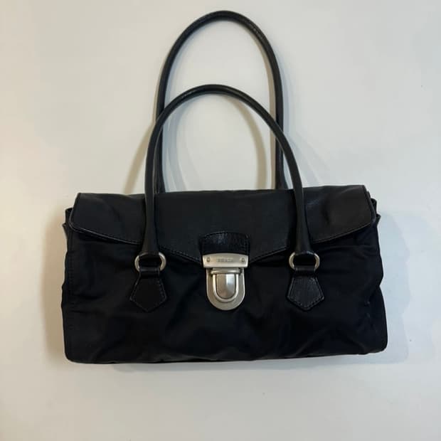 프라다 빈티지 바게트 숄더백 