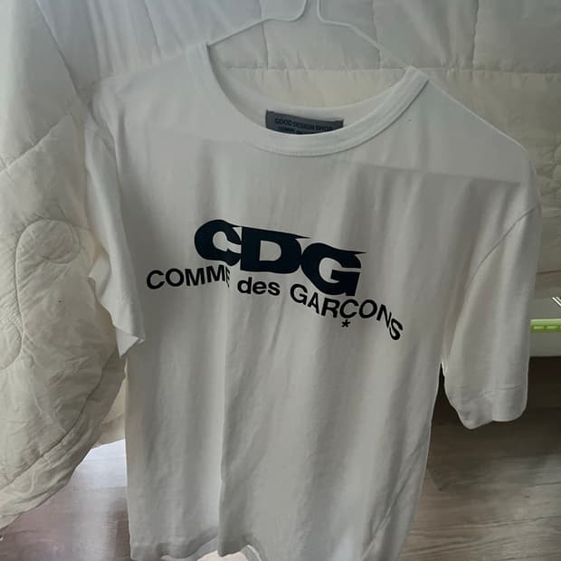 CDG 반팔 M