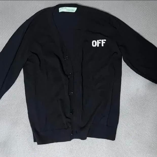 오프화이트 가디건