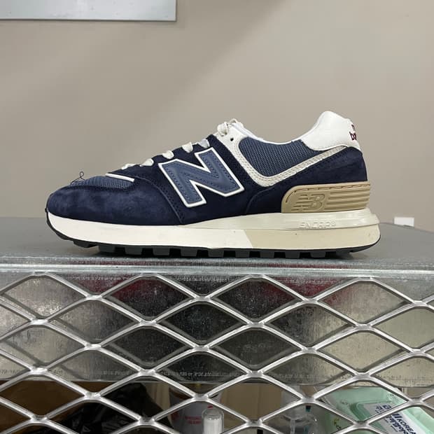 뉴발란스 574 레거시 네이비 250