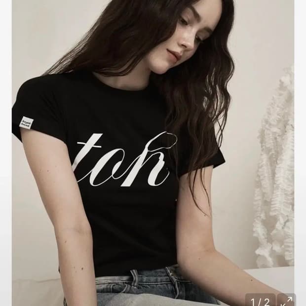 toh 티오에이치 오도어 로고 크롭탑 티 블랙