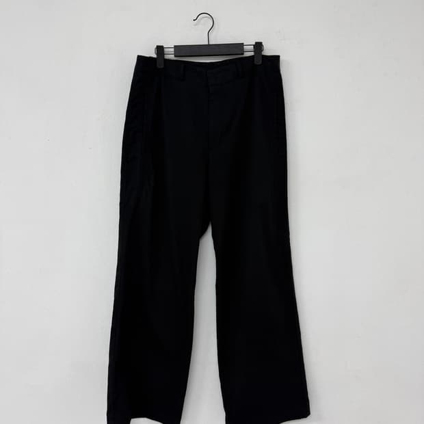 epicenter tourist audience trouser