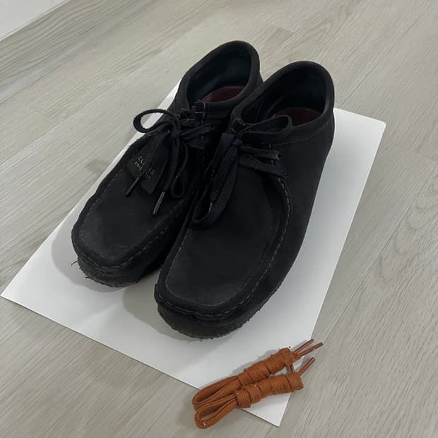 클락스 왈라비 블랙 260