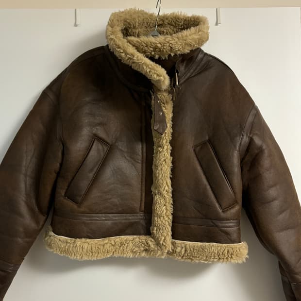 하이넥 브라운 가죽 크롭 무스탕