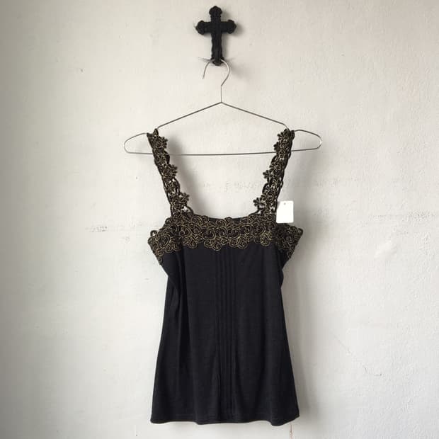 Glitter lace point sleeveless