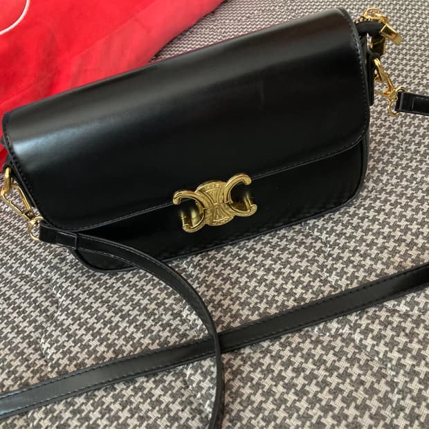 셀린느 트리옹페 블랙