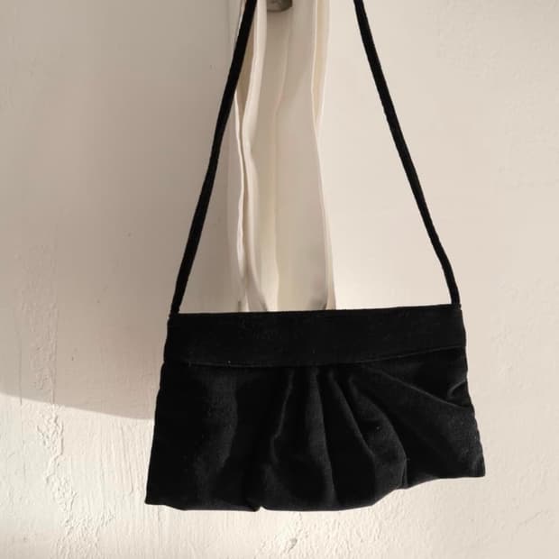 꼼데가르송 셔링 벨벳 백