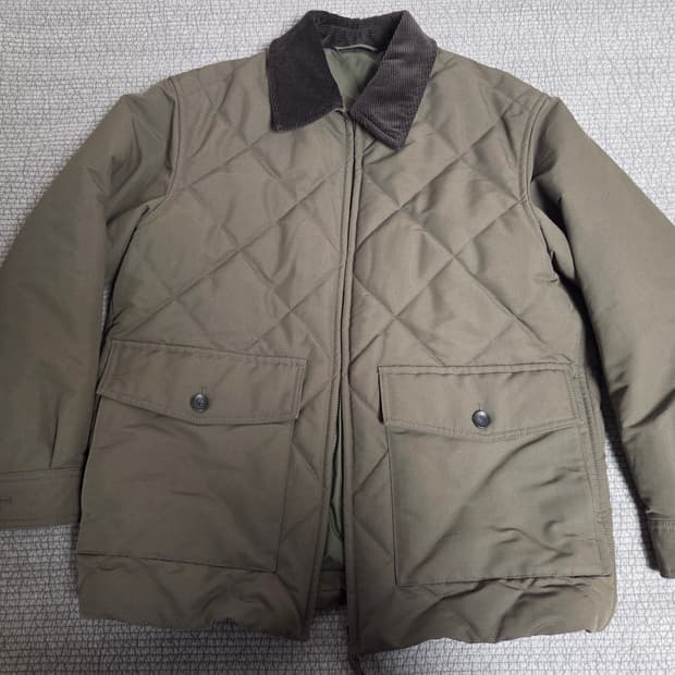 유니클로 x JW 앤더슨 패디드 퀼팅 블루종 올리브 M