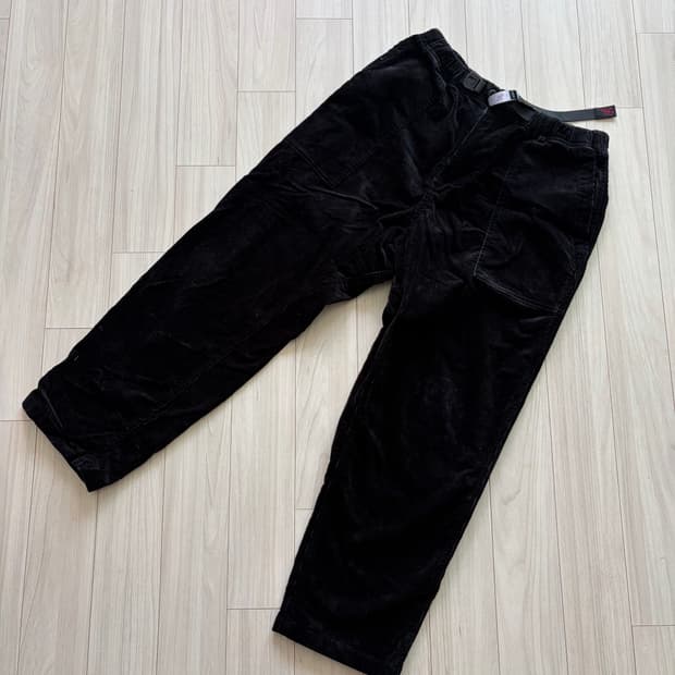 그라미치 코듀로이 루즈 테이퍼팬츠 블랙 32