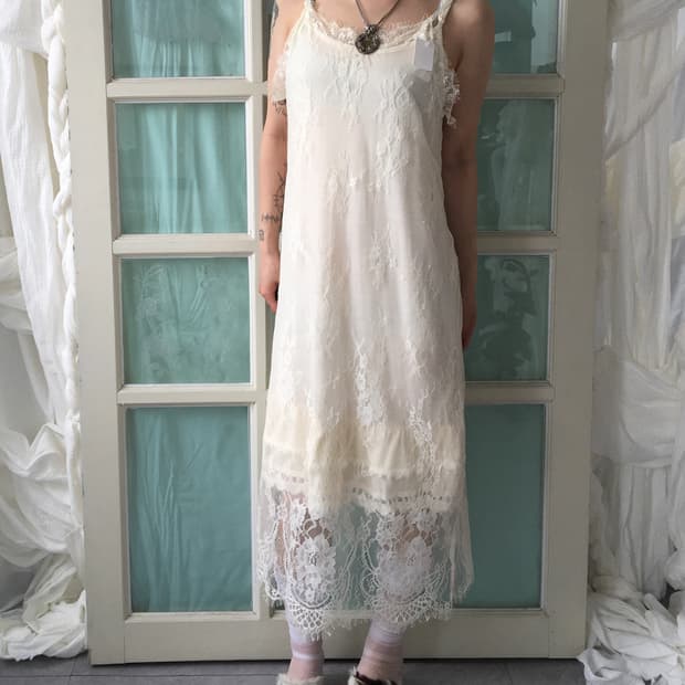 Lace see through sleeveless onepiece