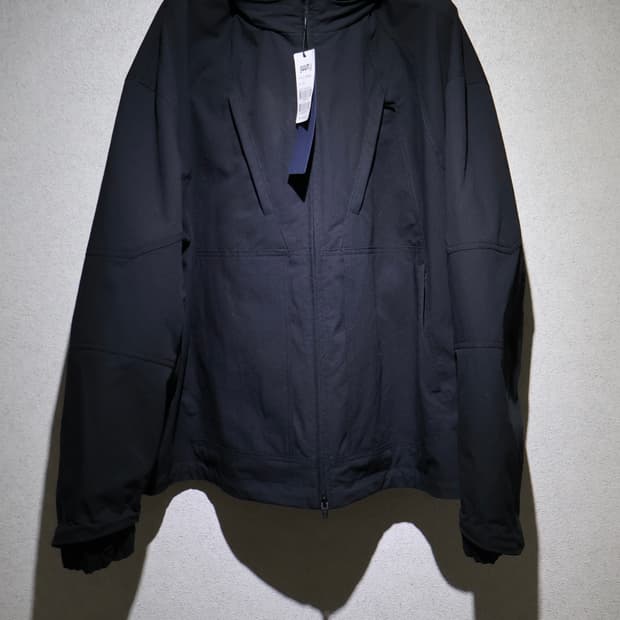 준지 후드 절개 디테일 트랙 점퍼 새상품 48