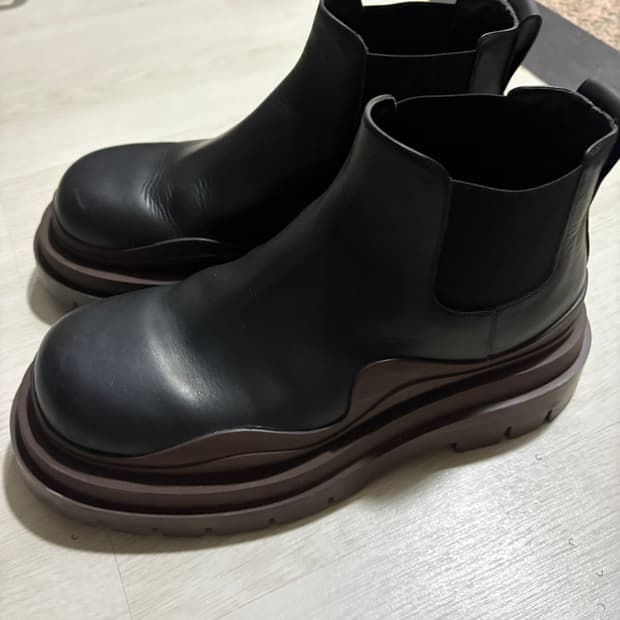 보테가베네타 타이어 부츠 270