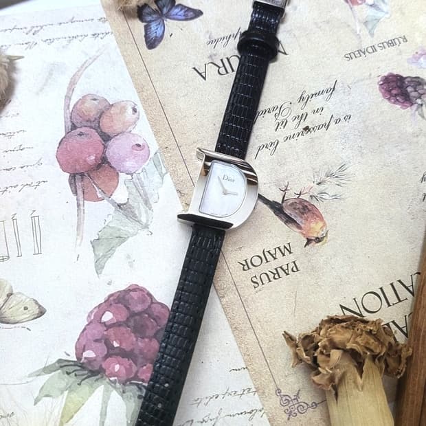 [특가상품] 정품 디올 심플리 디올 쿼츠시계