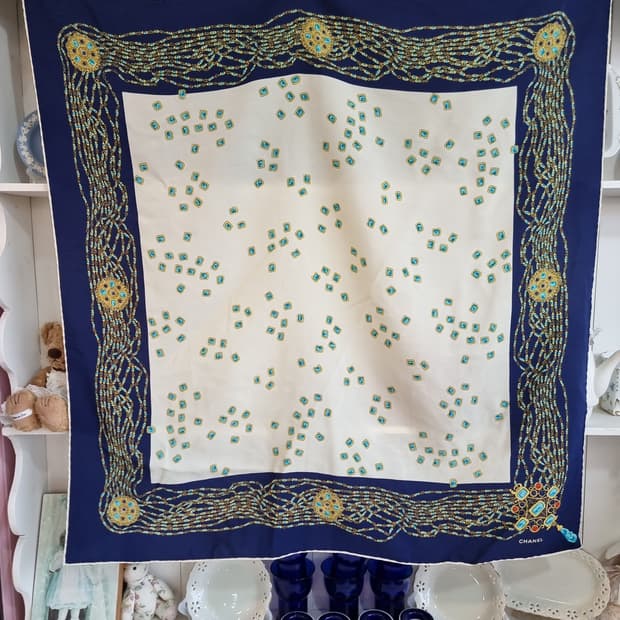 샤넬 스카프 네이비 실크