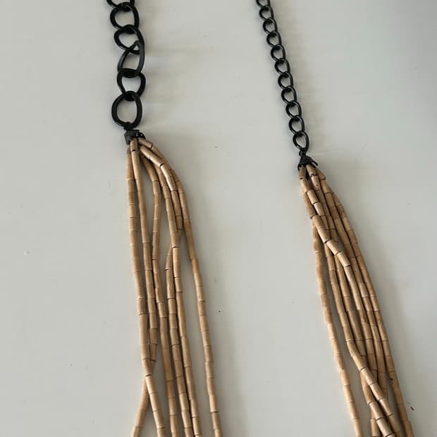 우드 태슬 레이어드 롱목걸이